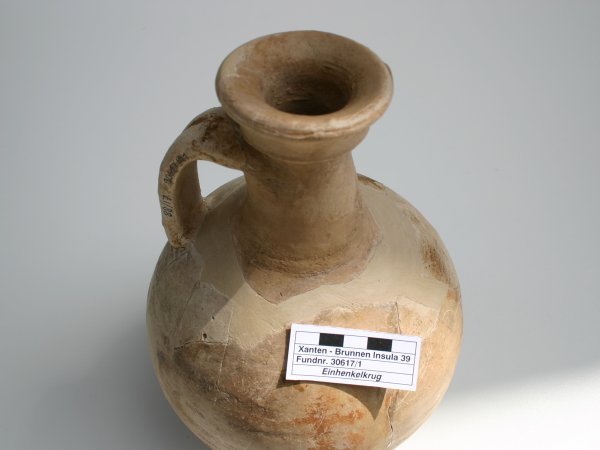 Einhenkelkrug - II